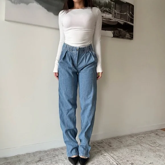 Deadstock 90s High Rise Light Wash Straight Leg Jeans | Vintage Minimalist Denim - Picture 2 of 8
